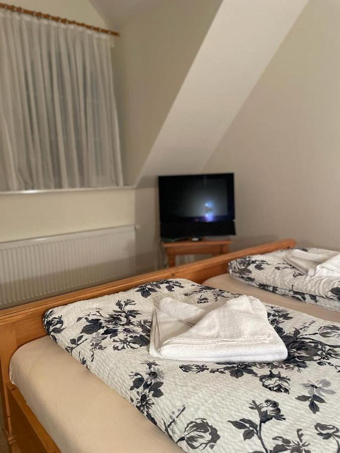 Hotel Und Restaurant Gruner Hahn Elsenfeld Екстер'єр фото