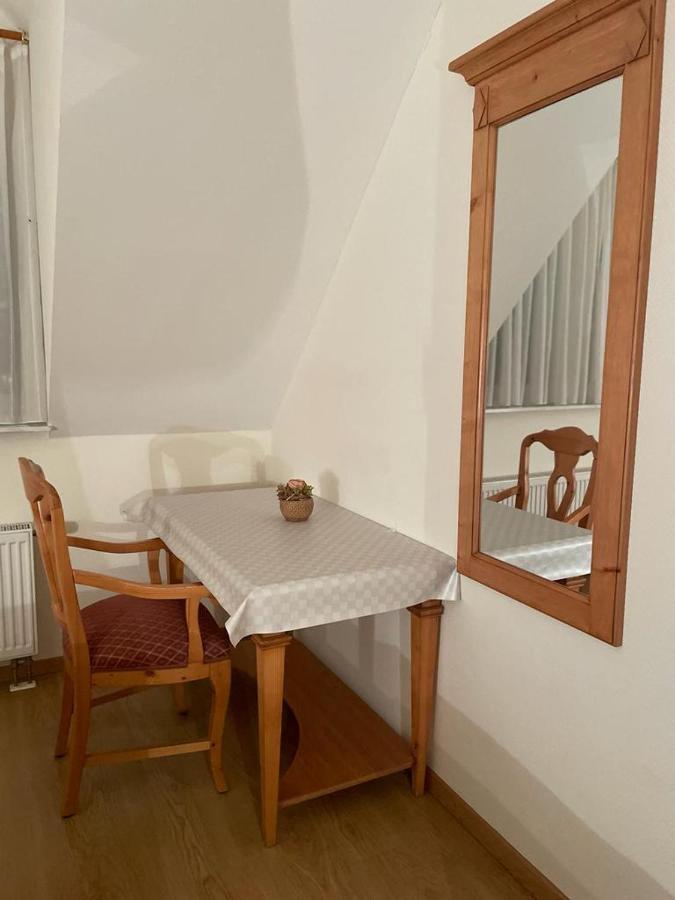 Hotel Und Restaurant Gruner Hahn Elsenfeld Екстер'єр фото