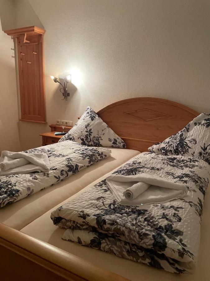 Hotel Und Restaurant Gruner Hahn Elsenfeld Екстер'єр фото